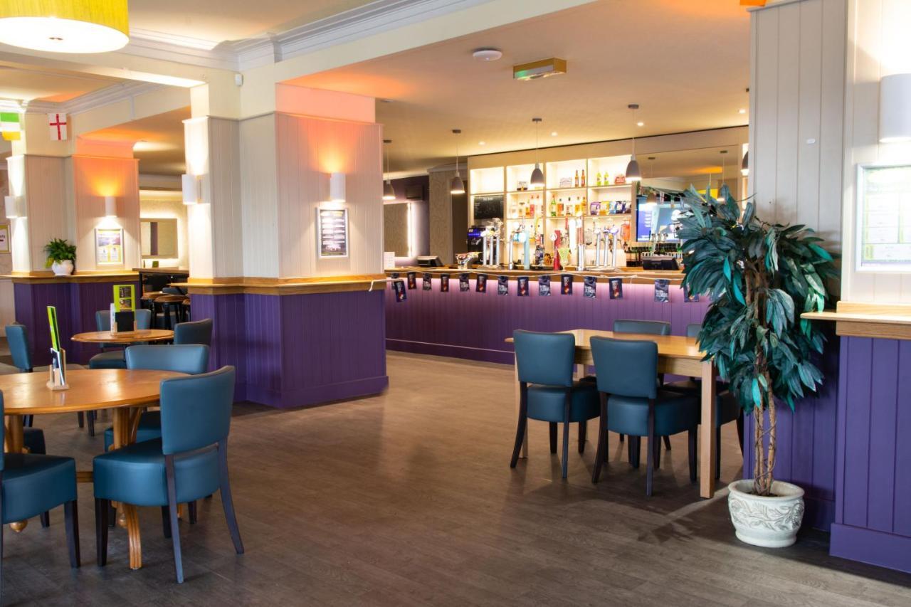 Tlh Victoria Hotel - Tlh Leisure, Entertainment And Spa Resort Torquay Exterior photo