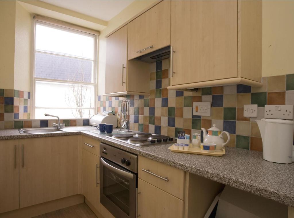 Tlh Victoria Hotel - Tlh Leisure, Entertainment And Spa Resort Torquay Room photo