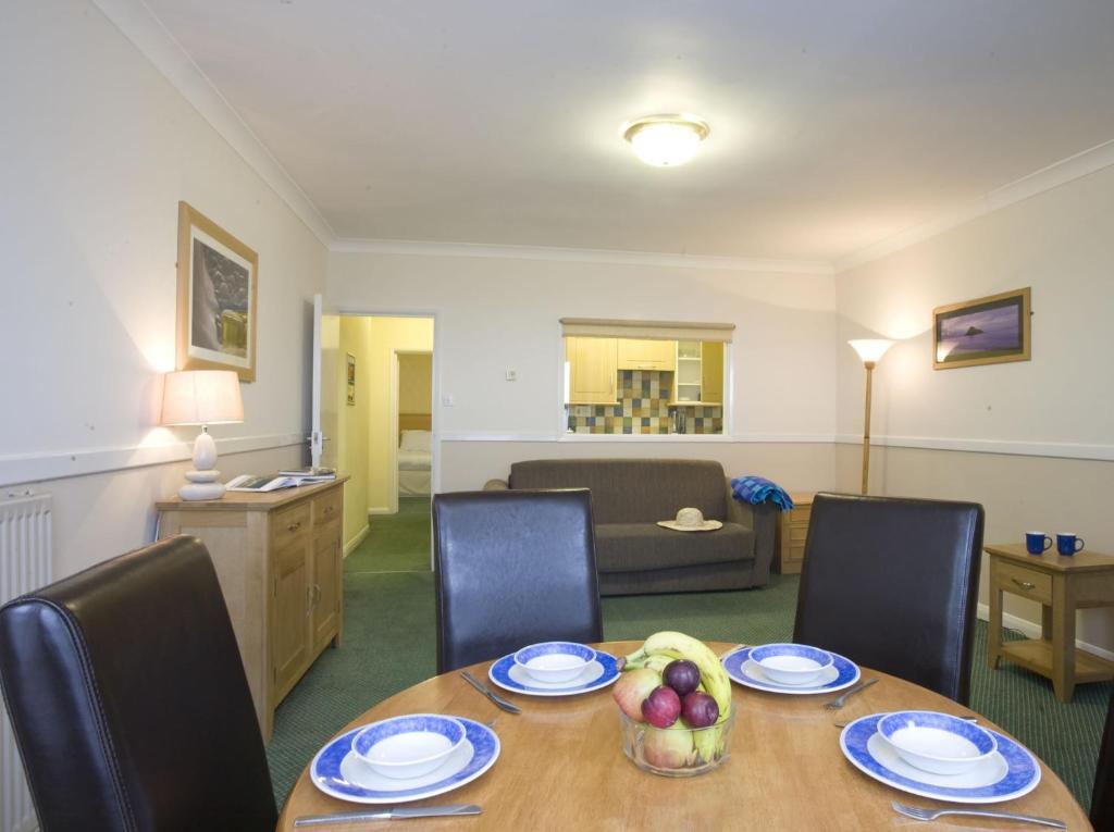 Tlh Victoria Hotel - Tlh Leisure, Entertainment And Spa Resort Torquay Room photo