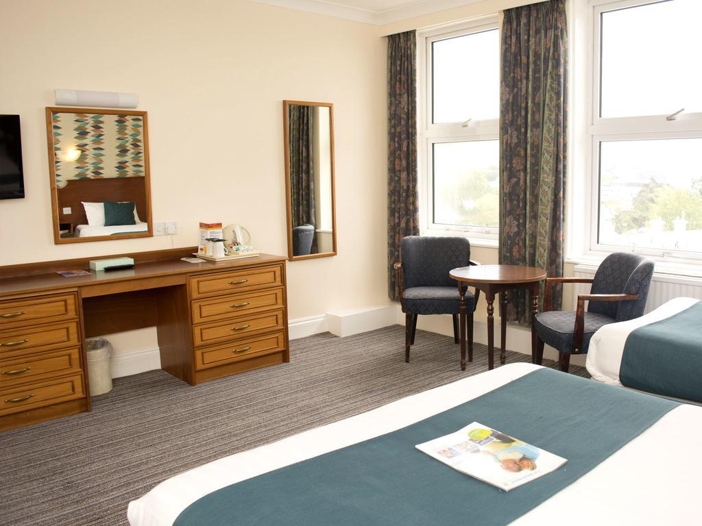 Tlh Victoria Hotel - Tlh Leisure, Entertainment And Spa Resort Torquay Exterior photo