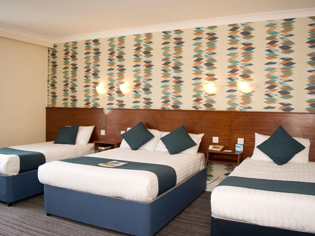 Tlh Victoria Hotel - Tlh Leisure, Entertainment And Spa Resort Torquay Exterior photo