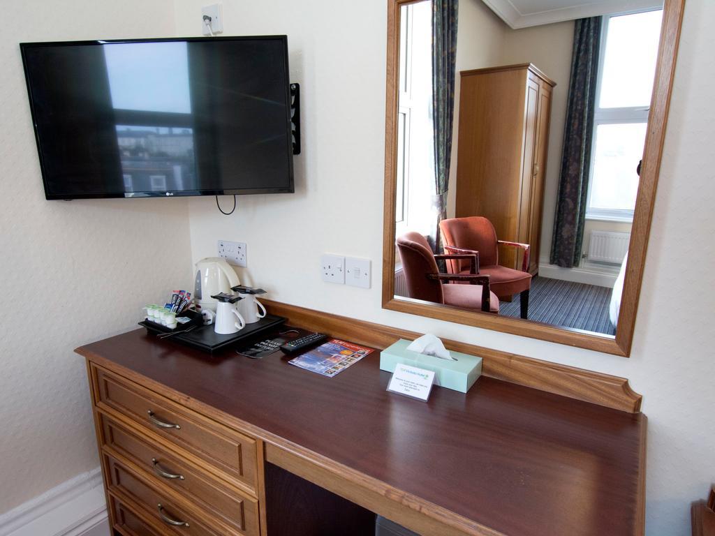 Tlh Victoria Hotel - Tlh Leisure, Entertainment And Spa Resort Torquay Exterior photo
